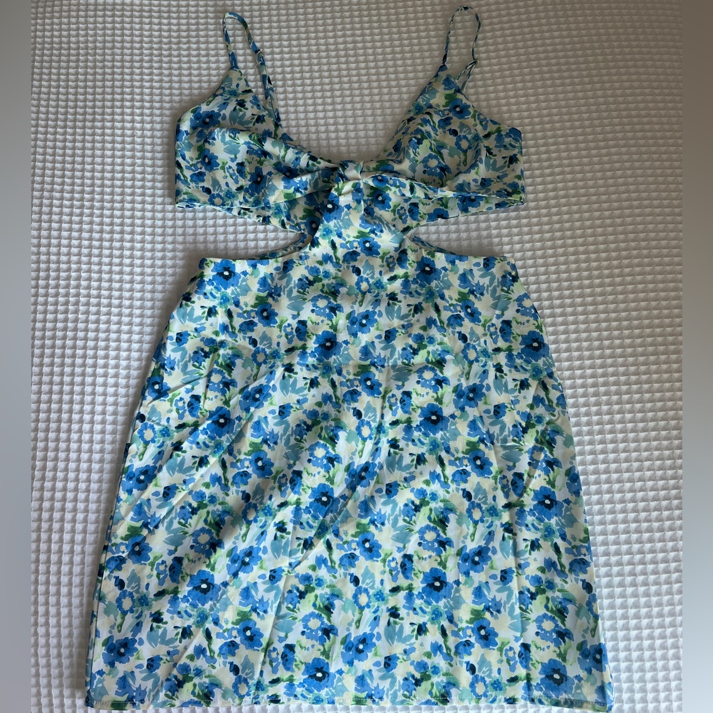 NWT Blue Floral Cut-Out Mini Dress